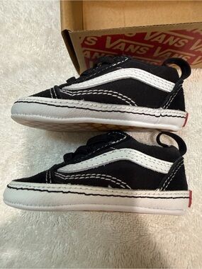 Vans Kids Black & White Low-Top Skate Sneakers